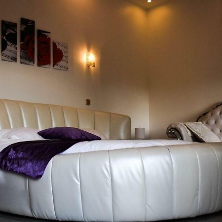 Chateau Nevers Bed & Breakfast Varennes-Vauzelles Exterior foto