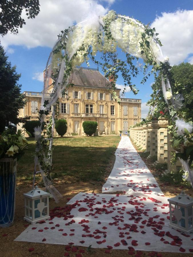 Chateau Nevers Bed & Breakfast Varennes-Vauzelles Exterior foto