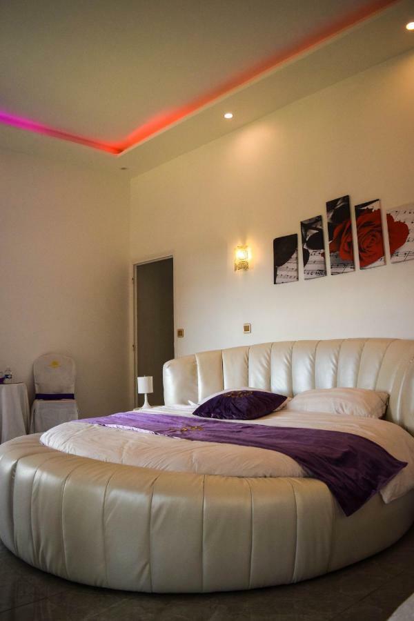 Chateau Nevers Bed & Breakfast Varennes-Vauzelles Exterior foto