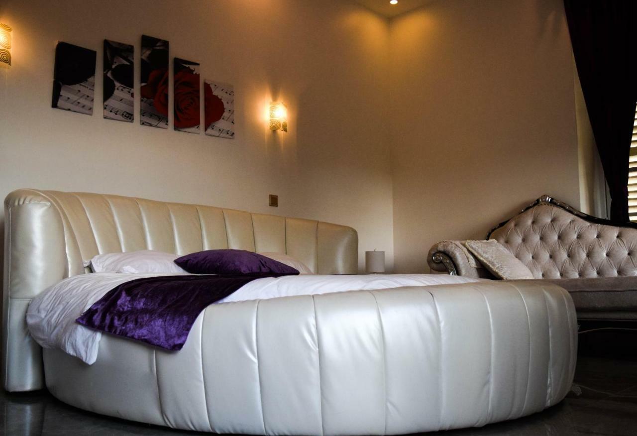 Chateau Nevers Bed & Breakfast Varennes-Vauzelles Exterior foto